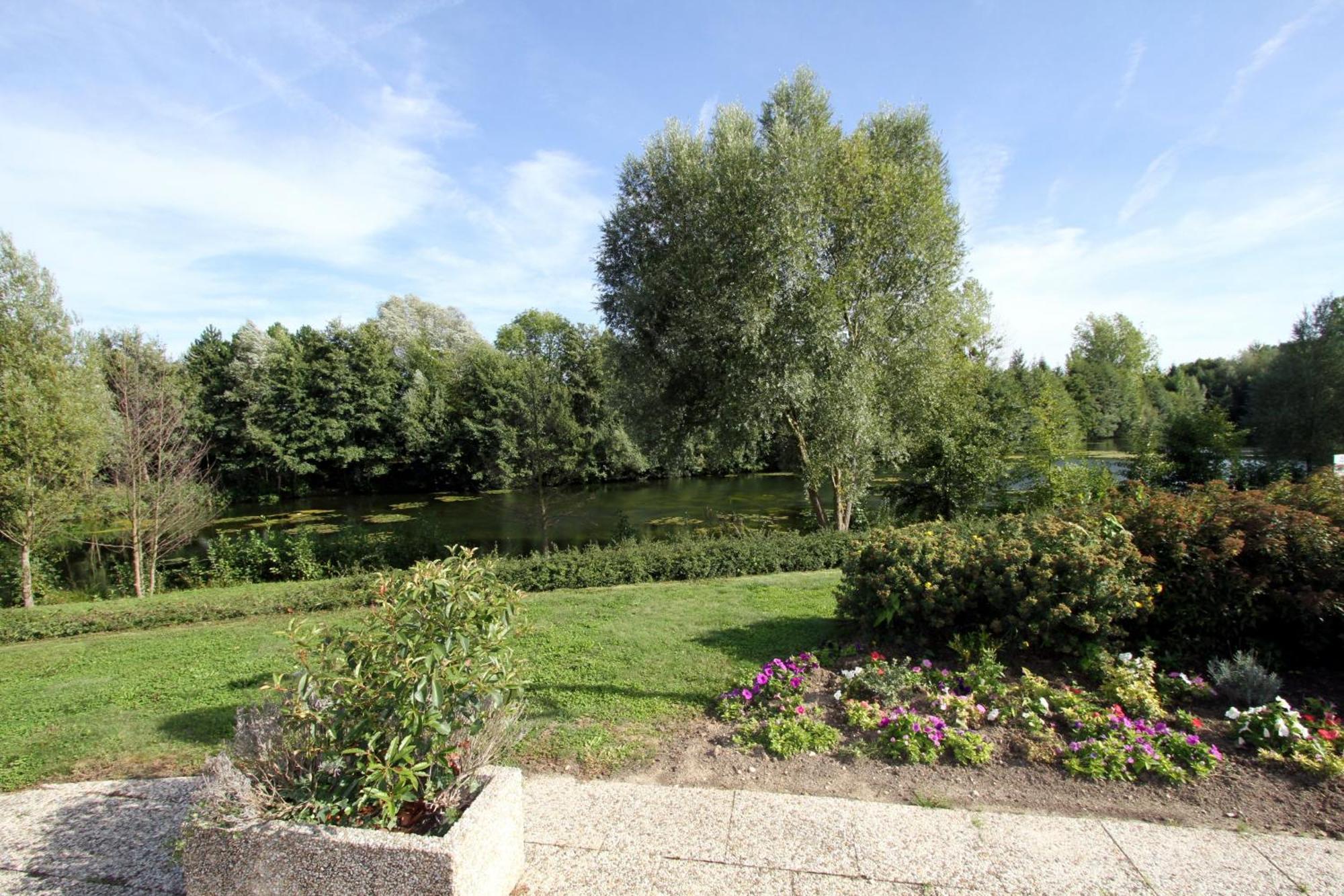 ibis Château-Thierry Essomes-sur-Marne Exterior foto
